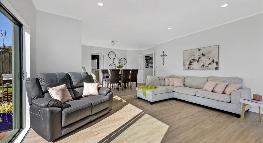  at 2/4 Dromora Close, Dannemora, Manukau City, Auckland