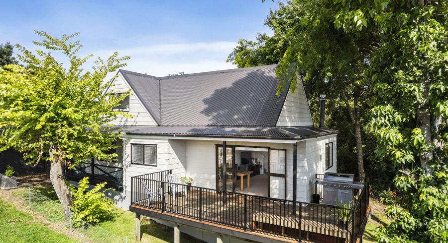  at 2/58 Aeroview Drive, Beach Haven, Auckland