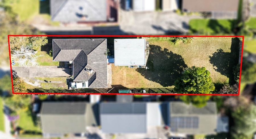  at 84  Roberts Road, Te Atatu South, Waitakere City, Auckland