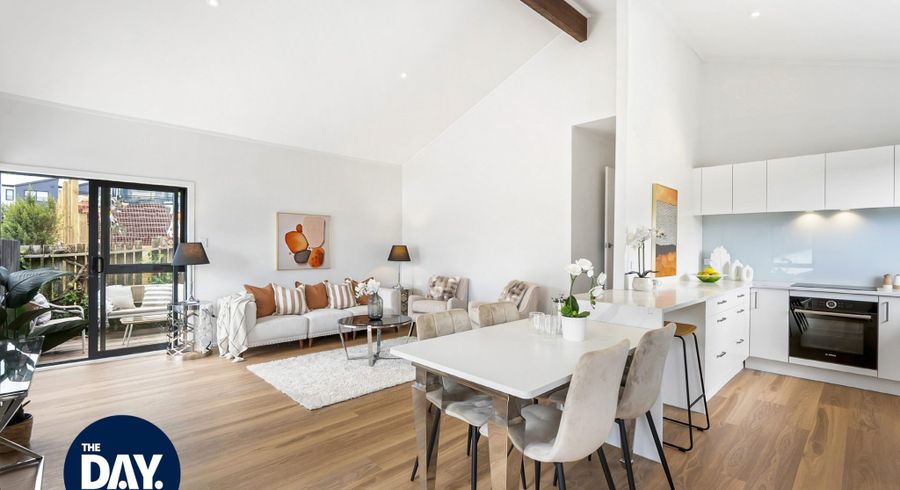  at 32A Bayview Road, Glenfield, North Shore City, Auckland