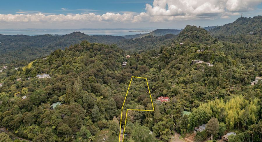  at 882 West Coast Road, Waiatarua, Auckland