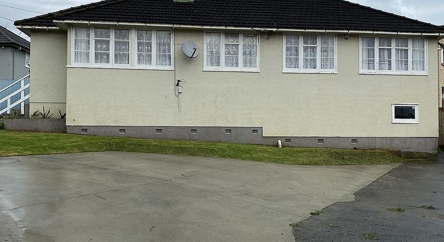  at 3 Christie Street, Mount Roskill, Auckland