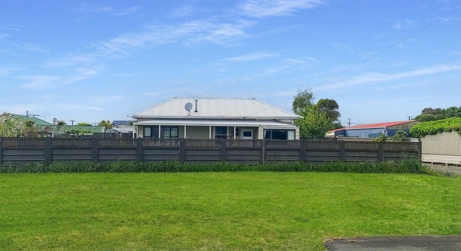  at 4 Cemetery Road, Sanson