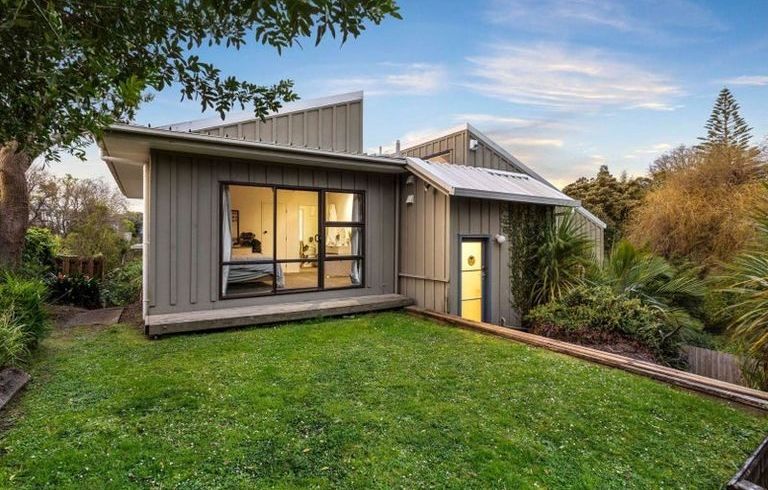  at 2/13A Eskdale Road, Birkdale, North Shore City, Auckland