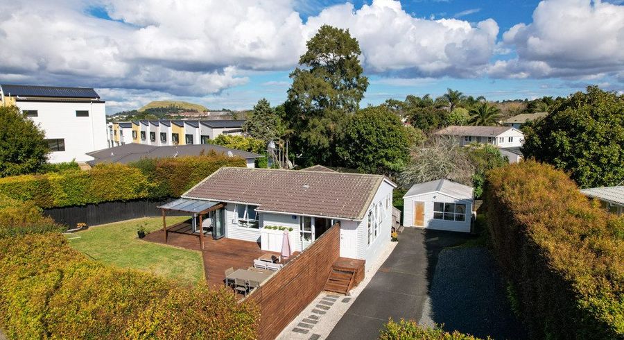  at 5 Farringdon Street, Glen Innes, Auckland City, Auckland