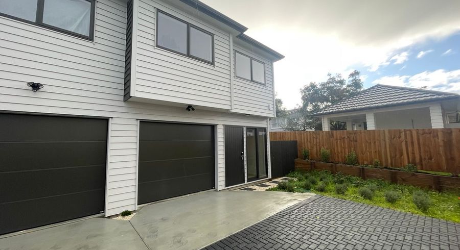  at 8D Minaret Drive, Bucklands Beach, Manukau City, Auckland