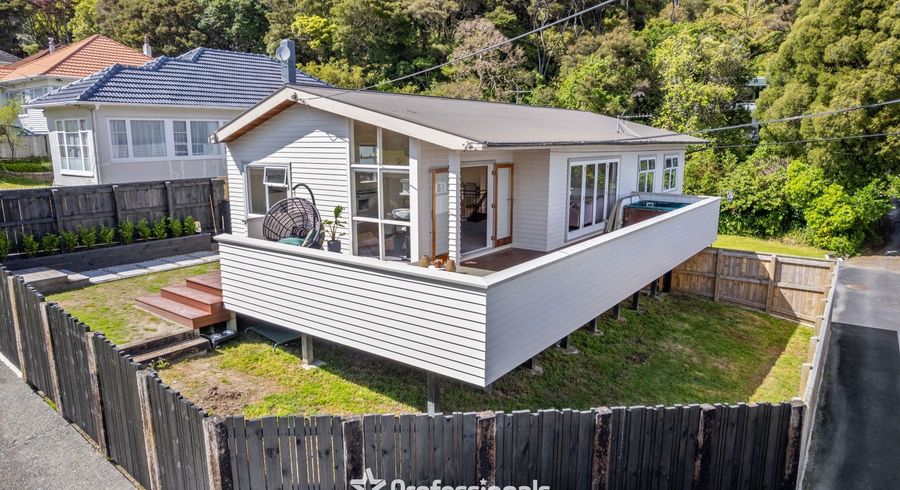  at 215 Whites Line East, Waiwhetu, Lower Hutt, Wellington