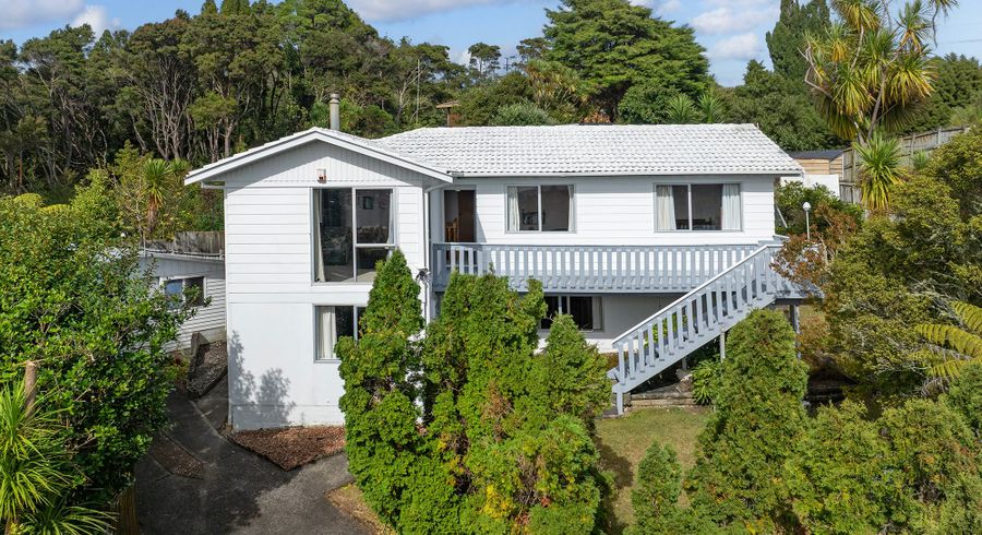  at 10 Stallard Place, Glen Eden, Waitakere City, Auckland
