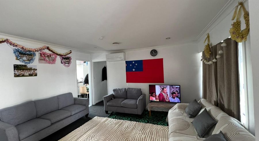  at 2/87 Gray Avenue, Papatoetoe, Manukau City, Auckland
