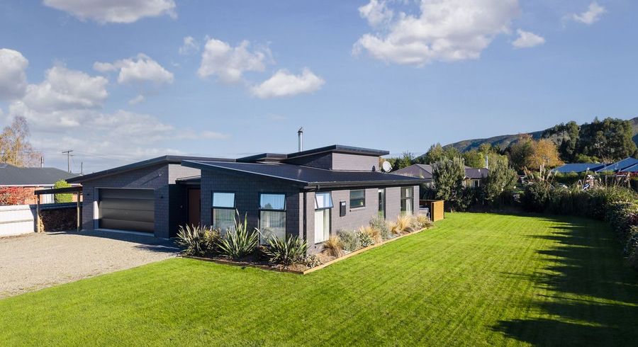 at 27 Edinburgh Street, Waimate, Waimate