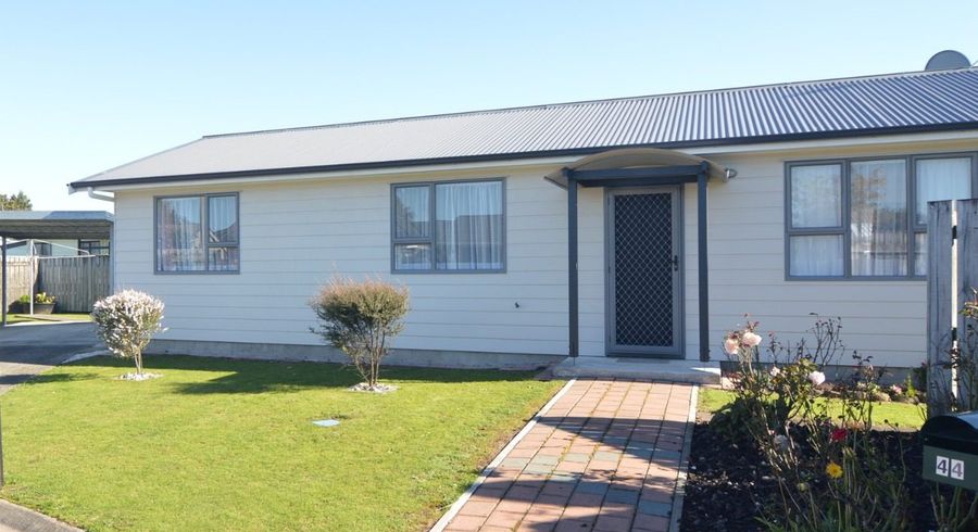  at 44 William Wong Place, Carterton