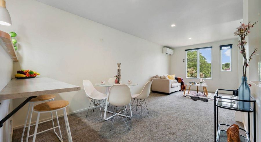  at 435B West Coast Road, Glen Eden, Waitakere City, Auckland