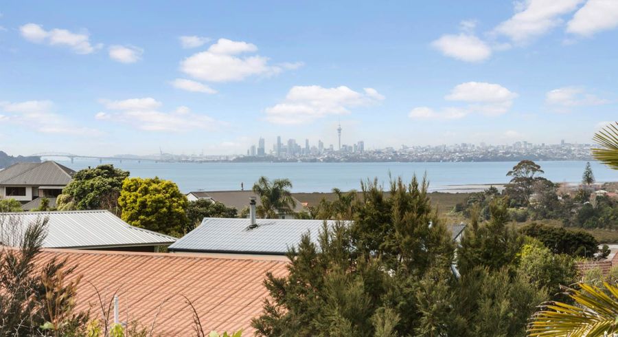 at 8 Graceview Way, West Harbour, Auckland