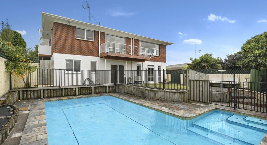  at 16 Resthill Crescent, Glenview, Hamilton