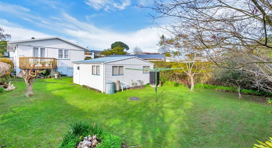  at 12 Wylie Avenue, Sunnynook, Auckland