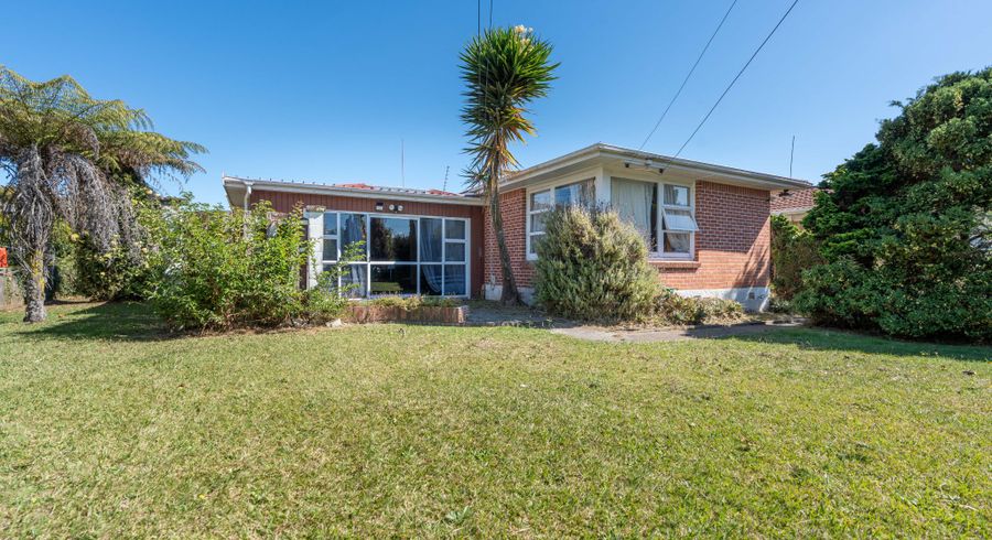  at 34 Fenwick Crescent, Hillcrest, Hamilton