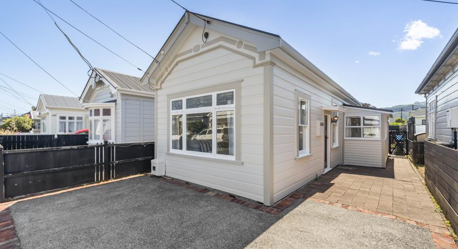  at 11 Beach Street, Petone, Lower Hutt