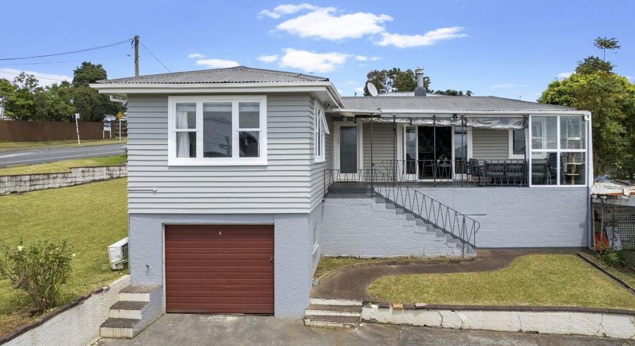  at 21 Parrs Cross Road, Henderson, Auckland