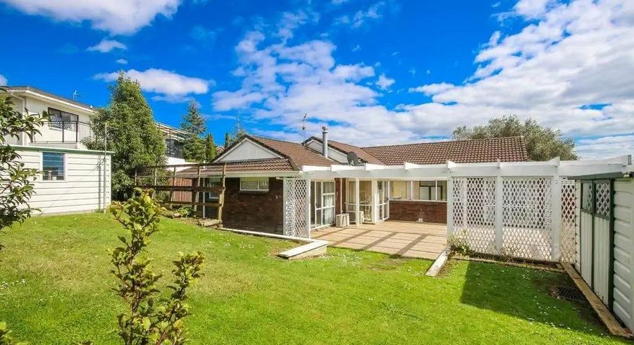  at 4 Drysdale Place, Somerville, Manukau City, Auckland