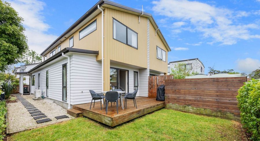  at 2a Albionvale Road, Glen Eden, Waitakere City, Auckland