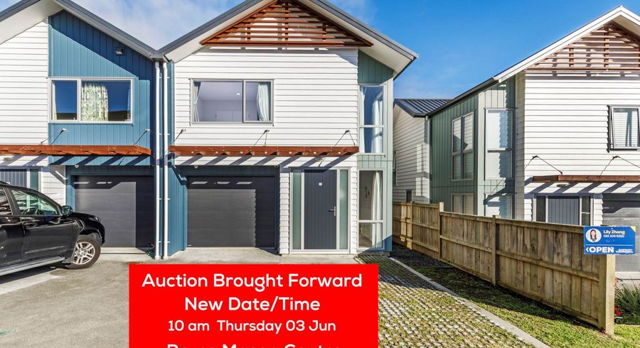  at 33 Bight Road, Long Bay, Auckland