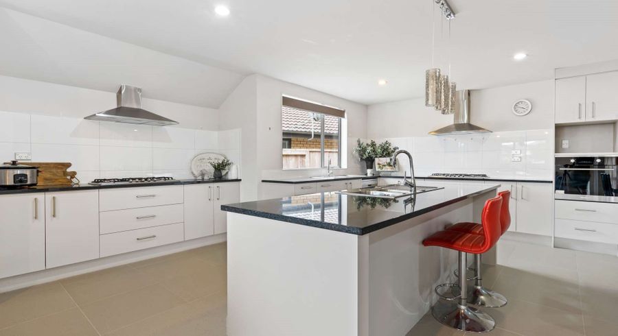  at 17 Hartford Terrace, Huntington, Hamilton