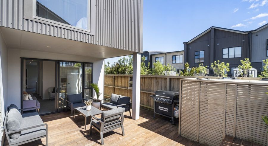  at 31 Pukewhero Rise, Westgate, Waitakere City, Auckland