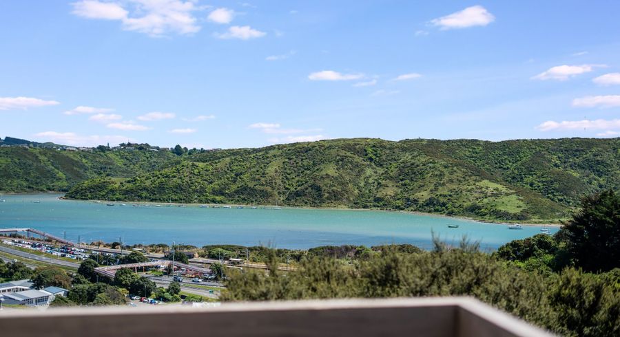  at 4 Kahu Road, Paremata, Porirua, Wellington