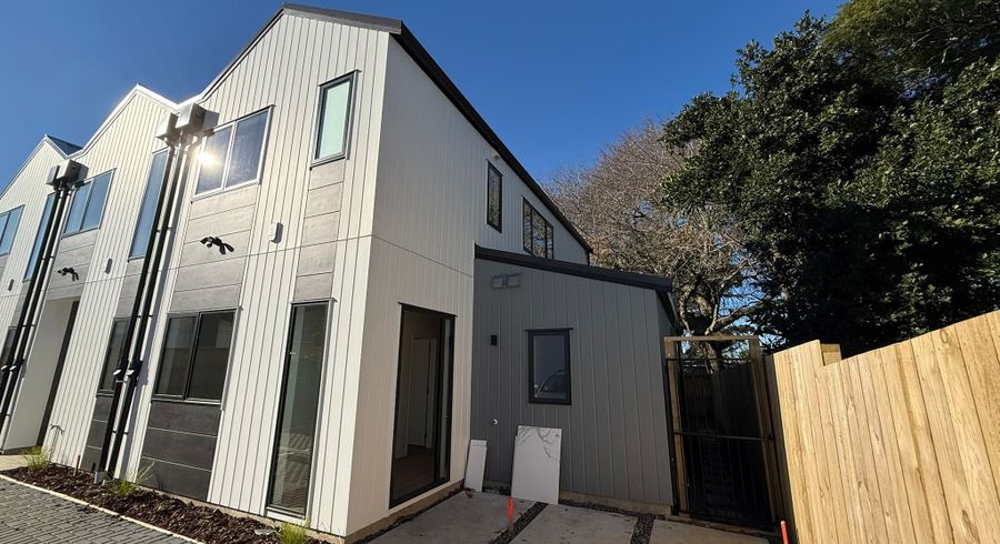  at 9 Tuakana Street, Point England, Auckland City, Auckland