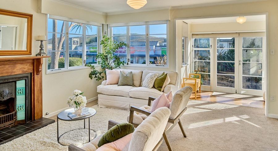  at 128 Mana Esplanade, Paremata, Porirua, Wellington