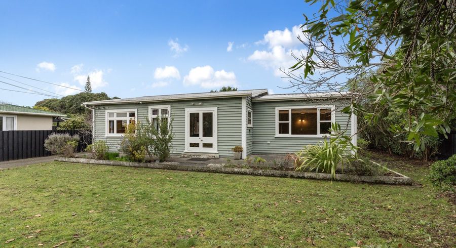  at 27 Manuka Street, Otaki Beach, Otaki