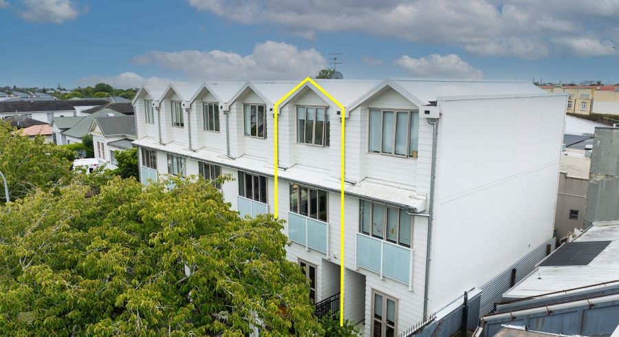  at 2/1A Haverstock Road, Sandringham, Auckland