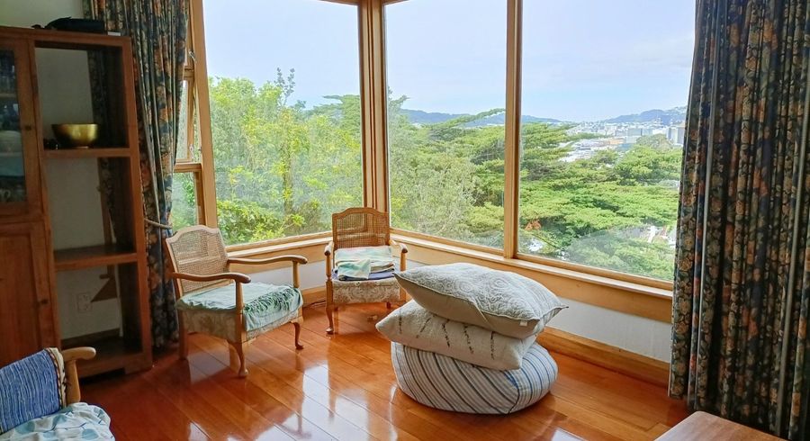  at 121 Barnard Street, Wadestown, Wellington