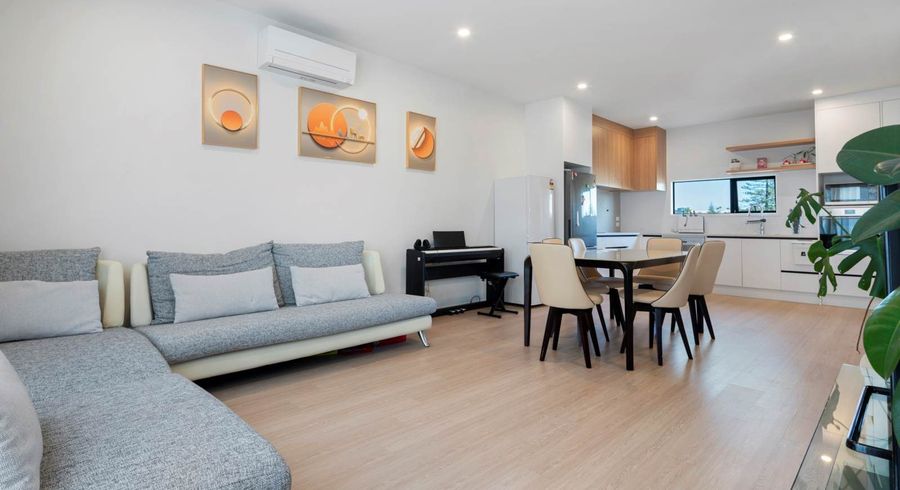  at 4/128 Onewa Road, Northcote, North Shore City, Auckland