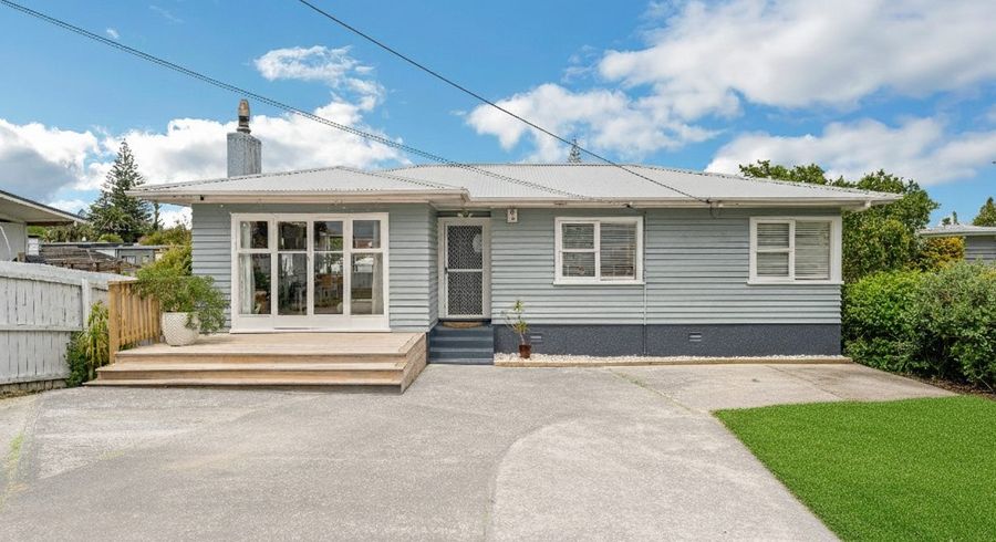  at 20 Sylvan Crescent, Te Atatu South, Waitakere City, Auckland