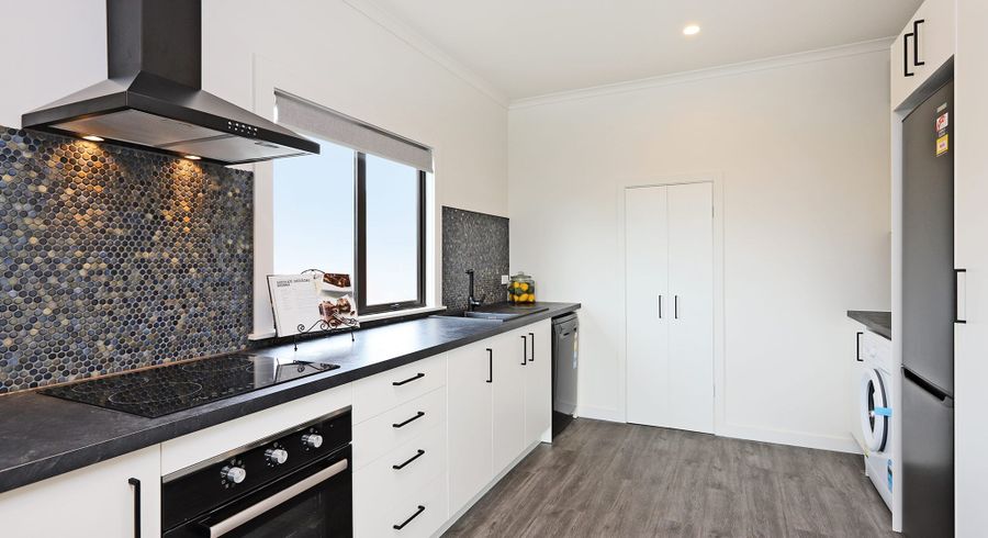  at 1-2/406 Burnett Street, Mahora, Hastings