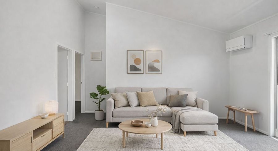  at 2/33 Grassways Avenue, Pakuranga Heights, Manukau City, Auckland