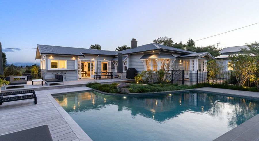  at 2 Faulkner Road, Northcote Point, Auckland