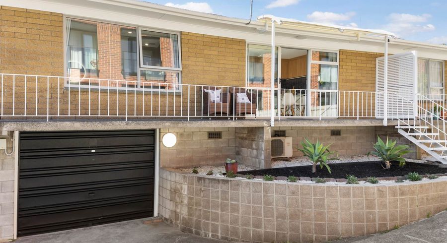  at 4/2 Herbert Road, Mount Eden, Auckland