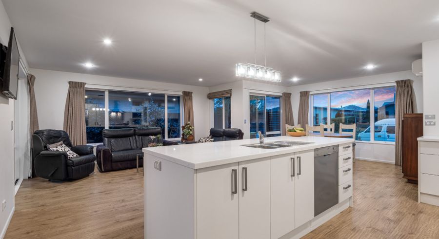  at 37 Globe Bay Drive, Templeton, Christchurch City, Canterbury