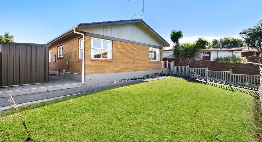  at 22B Vanbrugh Place, Bucklands Beach, Manukau City, Auckland