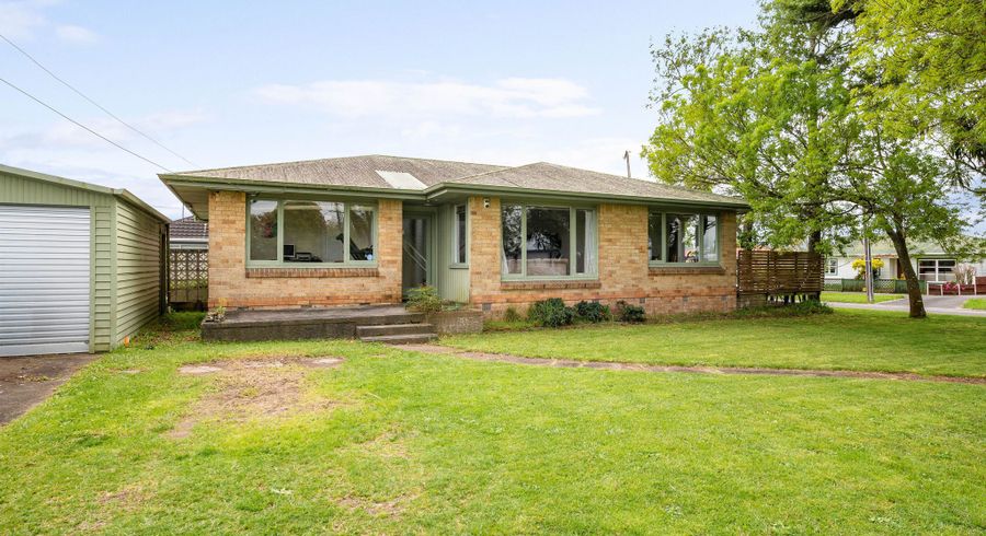  at 11 Hilton Road, St Andrews, Hamilton