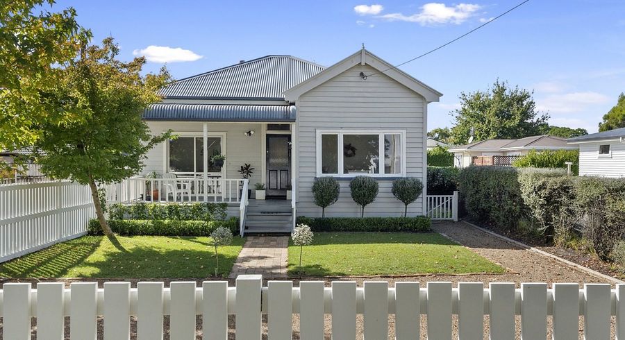  at 52 Galloway Street, Hamilton East, Hamilton