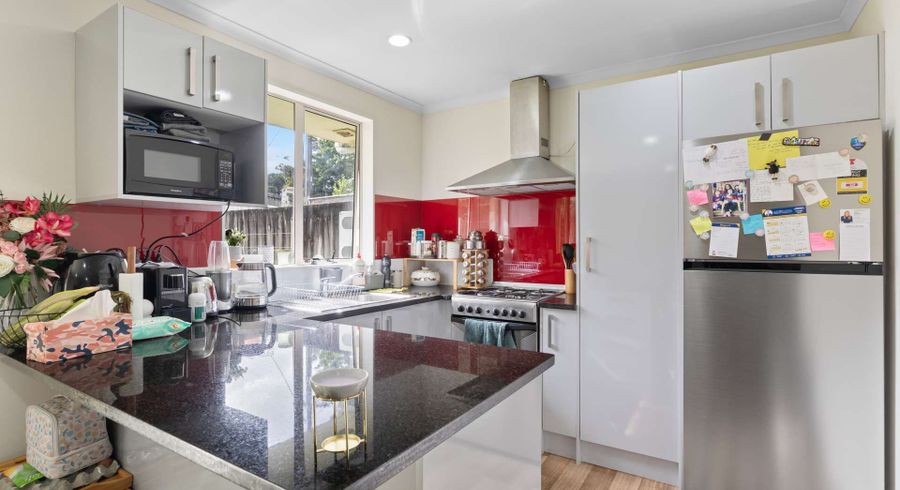  at 1/322 WEST COAST RD, Glen Eden, Waitakere