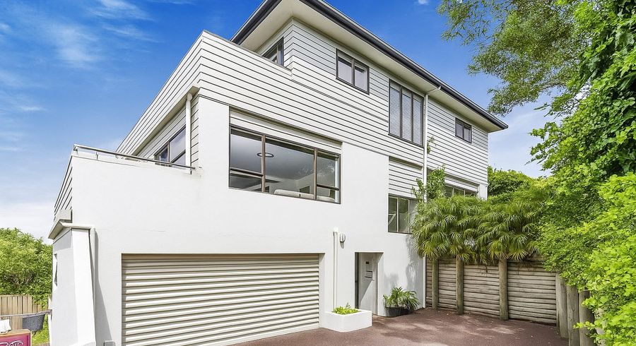  at 18B Valley Road, Browns Bay, North Shore City, Auckland