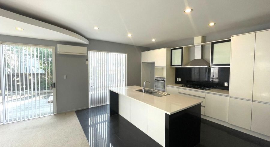  at 14 Stamford Crescent, Flat Bush, Auckland