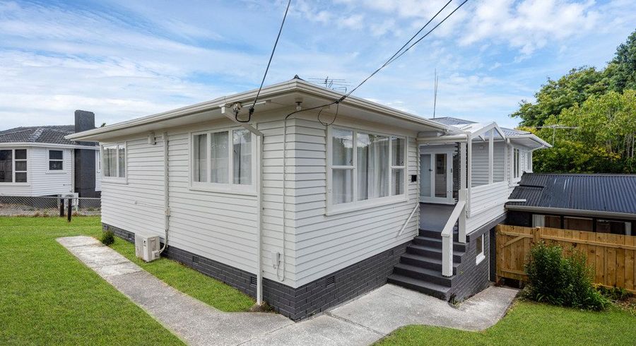  at 10 Mildmay Road, Henderson, Waitakere City, Auckland