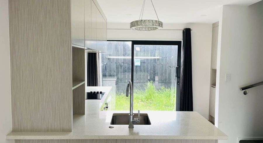  at 2/20 Metcalfe Road, Ranui, Waitakere City, Auckland