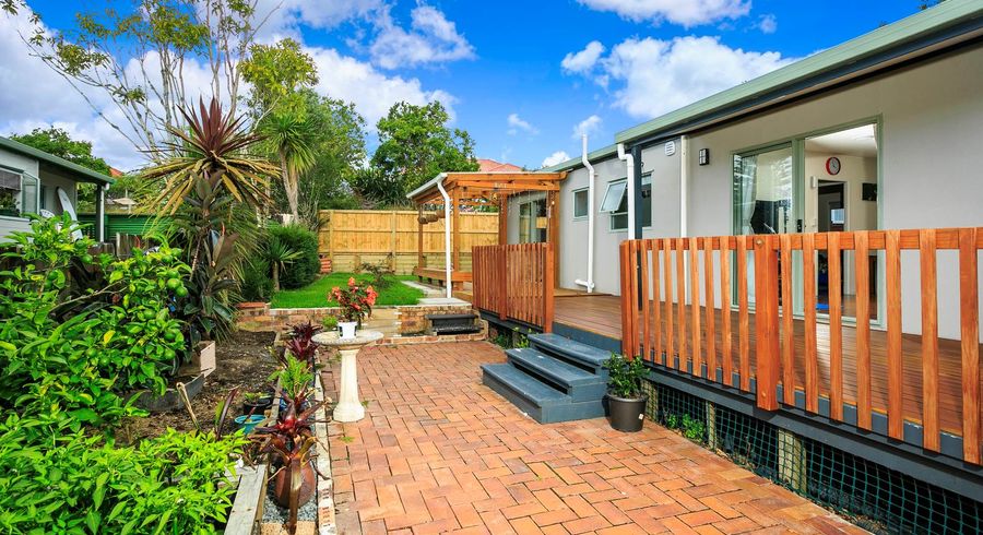  at 1/2141 Great North Road, Avondale, Auckland