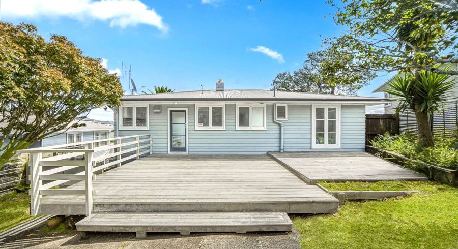  at 17 Wylie Avenue, Sunnynook, North Shore City, Auckland